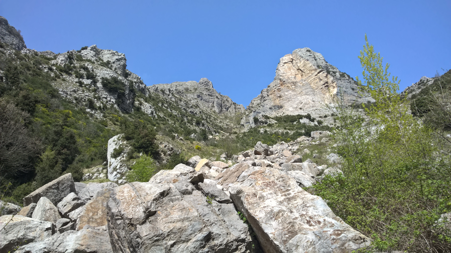 Hiking Amalfi coast, Bomerano, Sorrento, Italy, hiking trail, trekking, views, Tre Calli, landslide, boulders