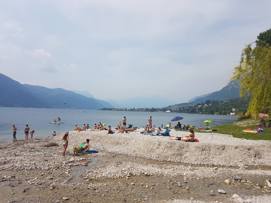 Lago di Como peaceful views, snapographi travel blog, hiking, beach, Lake Como, Lago di Como in May
