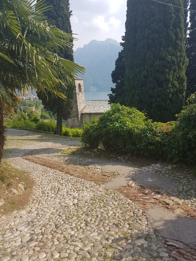 Lago di Como peaceful views, snapographi travel blog, hiking, Lake Como, village, Italian village, Lake Como hiking trail, Viandante trail